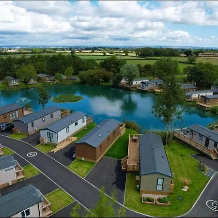 Lakefront Fountain View 5 Star Country Park S * Amotherby